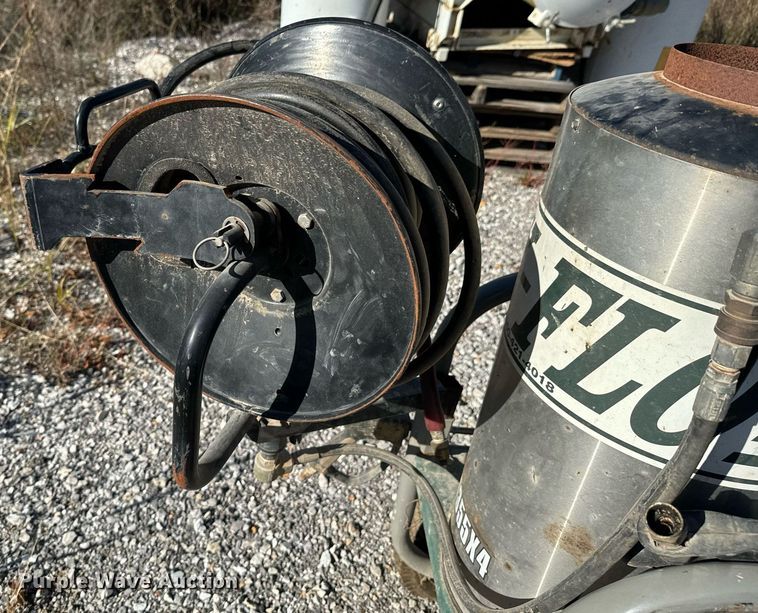 image for item DU9644 Vacuum truck bed equipment