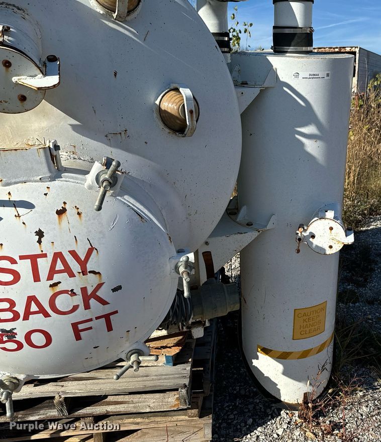 image for item DU9644 Vacuum truck bed equipment