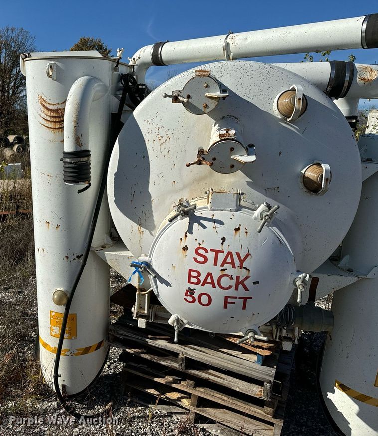 image for item DU9644 Vacuum truck bed equipment