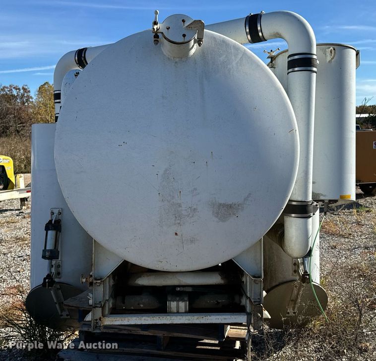 image for item DU9644 Vacuum truck bed equipment