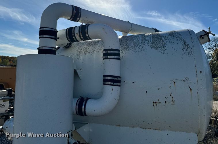 image for item DU9644 Vacuum truck bed equipment