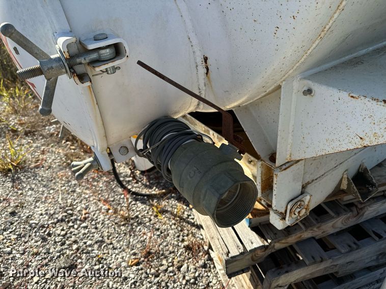 image for item DU9644 Vacuum truck bed equipment