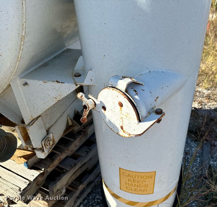 image for item DU9644 Vacuum truck bed equipment