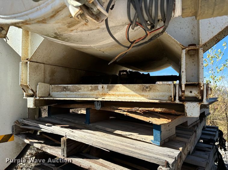 image for item DU9644 Vacuum truck bed equipment