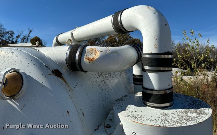 image for item DU9644 Vacuum truck bed equipment