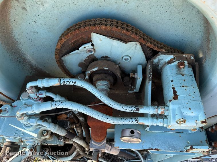 image for item DU9644 Vacuum truck bed equipment