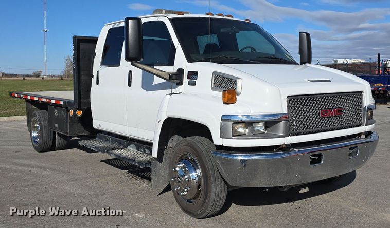 image for item DV0025 2007 GMC C5500 Crew Cab flatbed truck