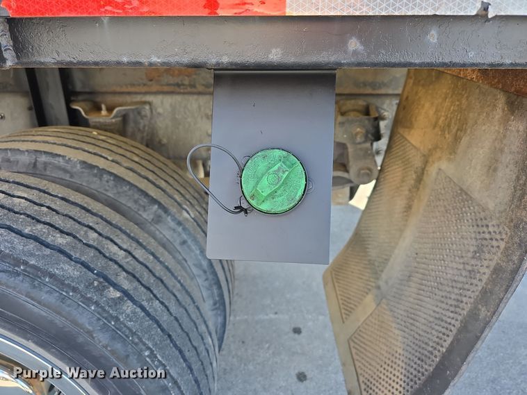 image for item DV0025 2007 GMC C5500 Crew Cab flatbed truck