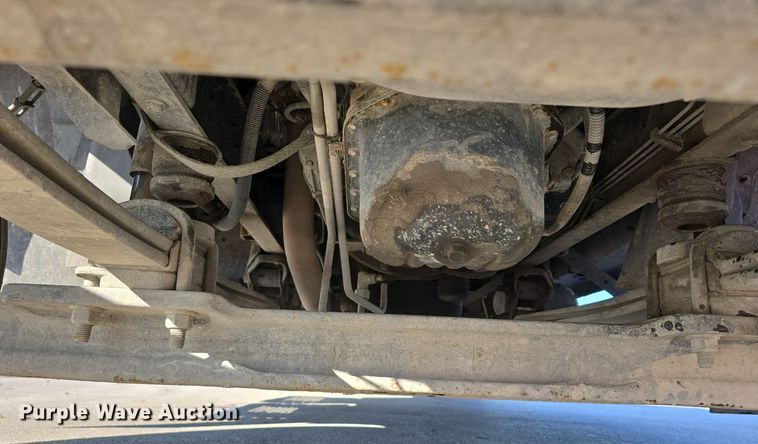 image for item DV0025 2007 GMC C5500 Crew Cab flatbed truck