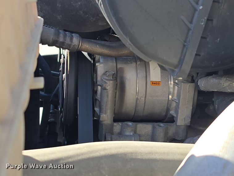 image for item DV0025 2007 GMC C5500 Crew Cab flatbed truck