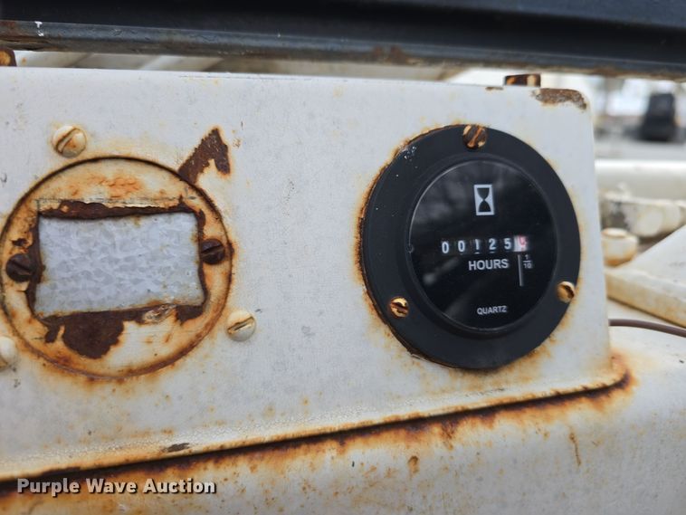 image for item DV0049 1972 Bobcat 610 skid steer loader