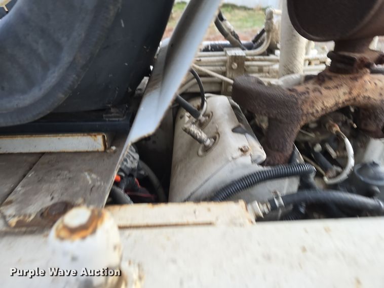 image for item DV0049 1972 Bobcat 610 skid steer loader