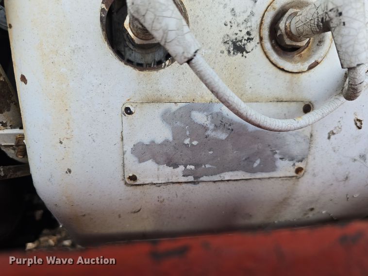 image for item DV0049 1972 Bobcat 610 skid steer loader