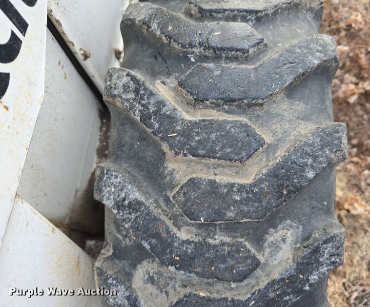 image for item DV0049 1972 Bobcat 610 skid steer loader