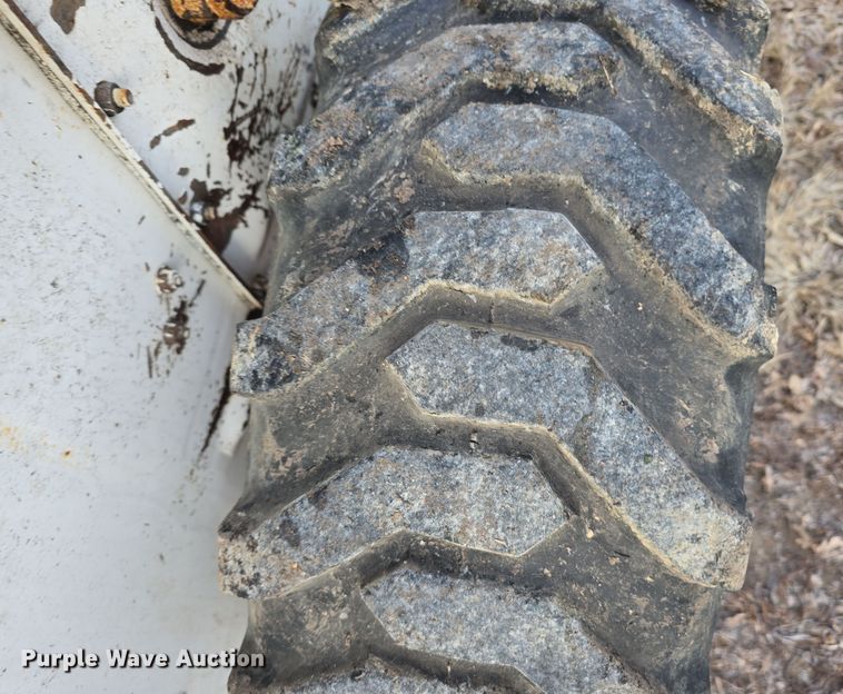 image for item DV0049 1972 Bobcat 610 skid steer loader