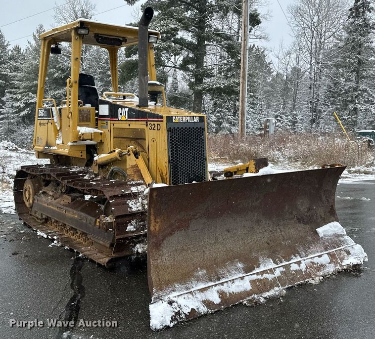 image for item DV0513 2001 Caterpillar  D5C XL Series 3 dozer