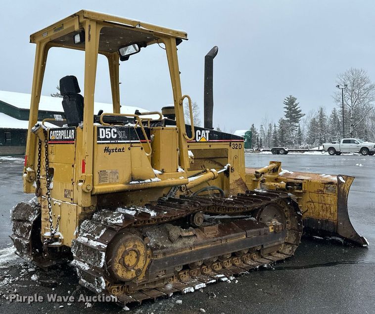 image for item DV0513 2001 Caterpillar  D5C XL Series 3 dozer