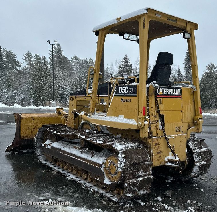 image for item DV0513 2001 Caterpillar  D5C XL Series 3 dozer