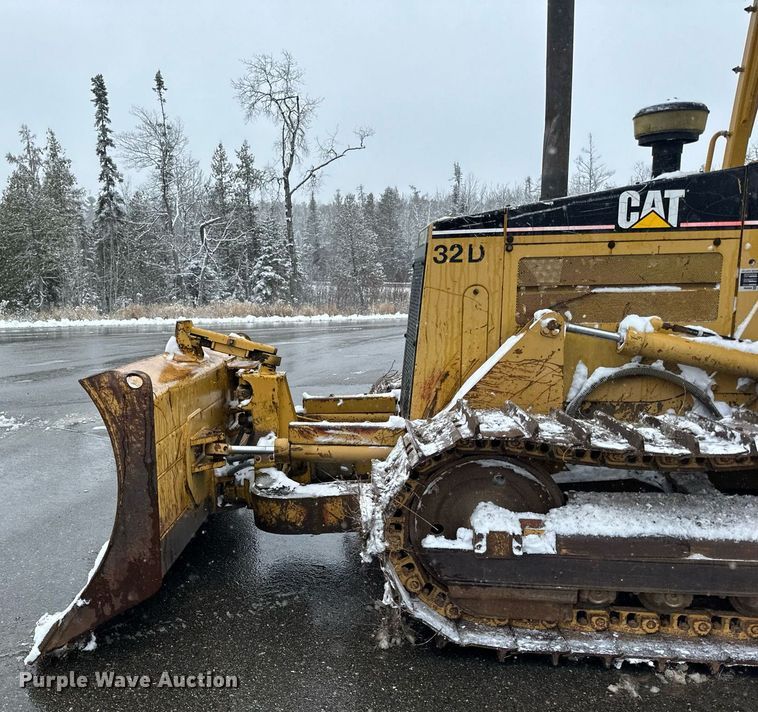 image for item DV0513 2001 Caterpillar  D5C XL Series 3 dozer