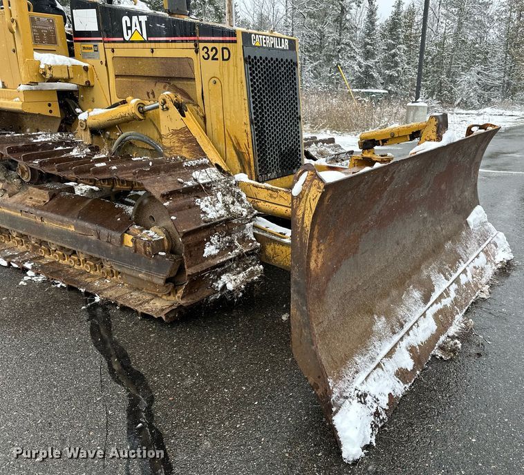 image for item DV0513 2001 Caterpillar  D5C XL Series 3 dozer