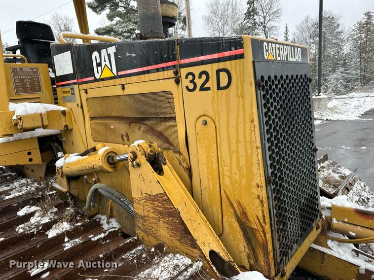 image for item DV0513 2001 Caterpillar  D5C XL Series 3 dozer