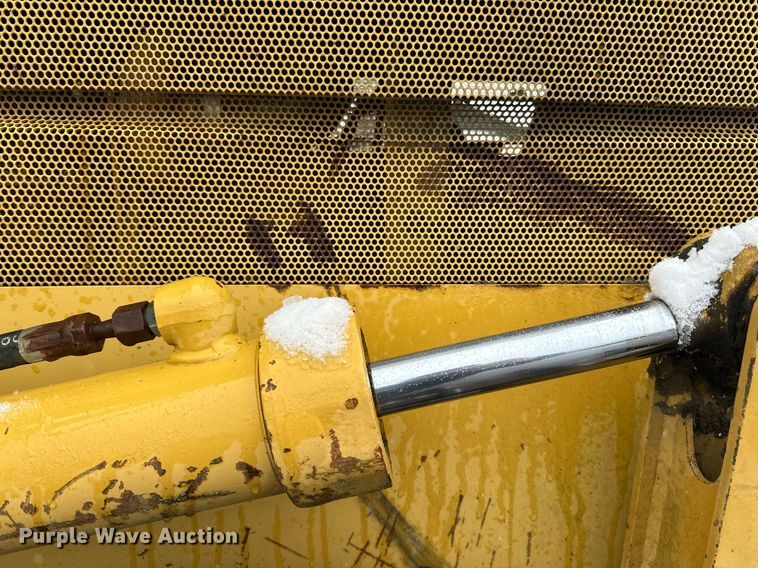 image for item DV0513 2001 Caterpillar  D5C XL Series 3 dozer