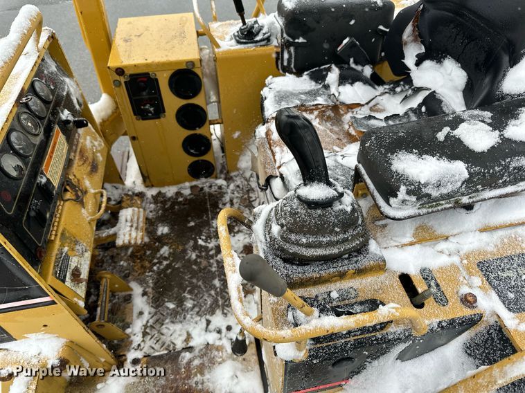 image for item DV0513 2001 Caterpillar  D5C XL Series 3 dozer