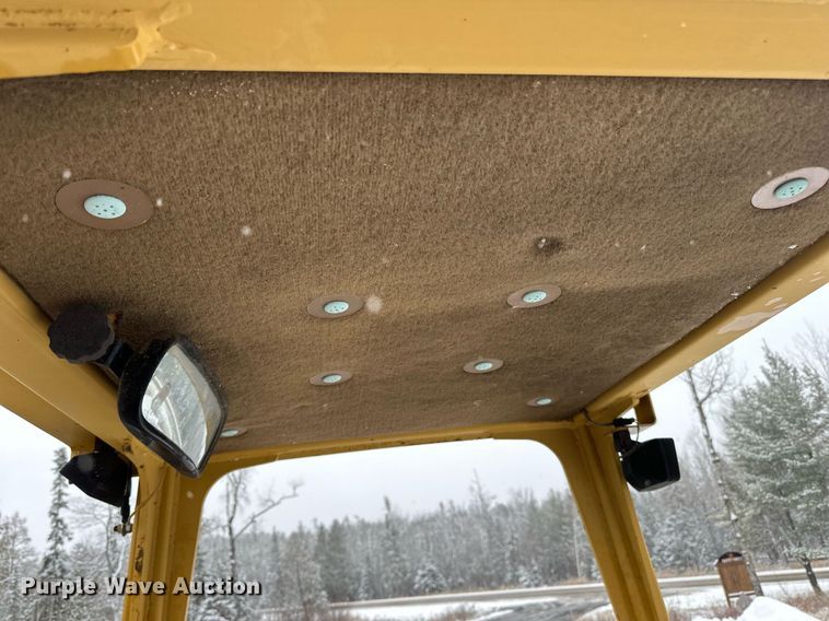 image for item DV0513 2001 Caterpillar  D5C XL Series 3 dozer