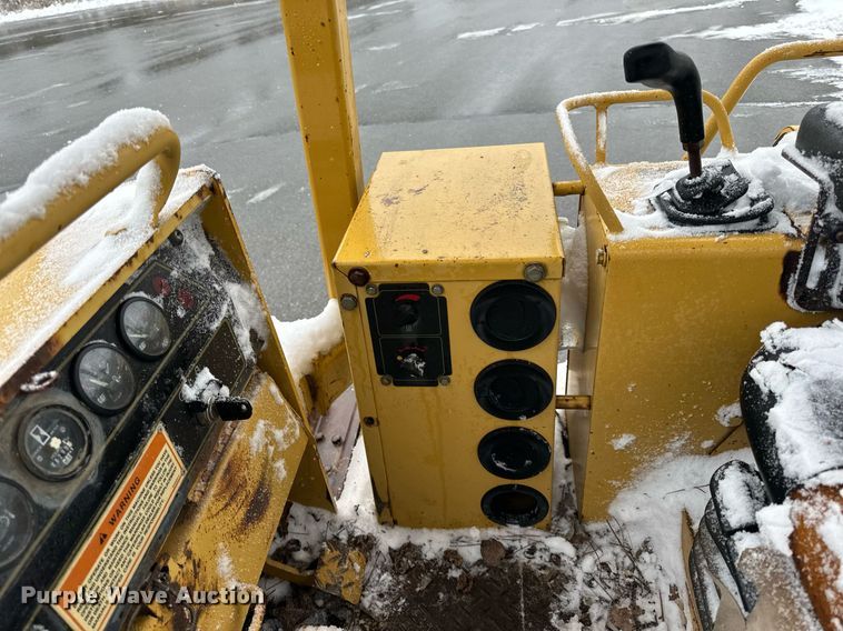 image for item DV0513 2001 Caterpillar  D5C XL Series 3 dozer