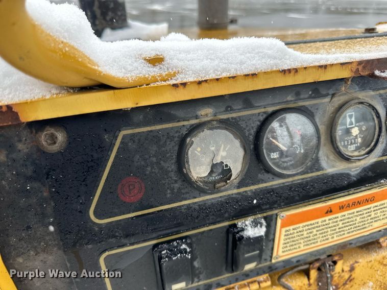 image for item DV0513 2001 Caterpillar  D5C XL Series 3 dozer