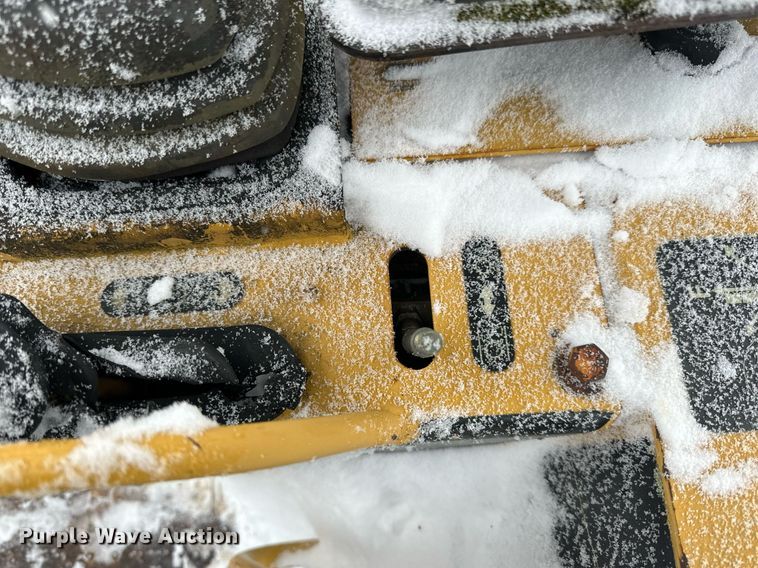 image for item DV0513 2001 Caterpillar  D5C XL Series 3 dozer