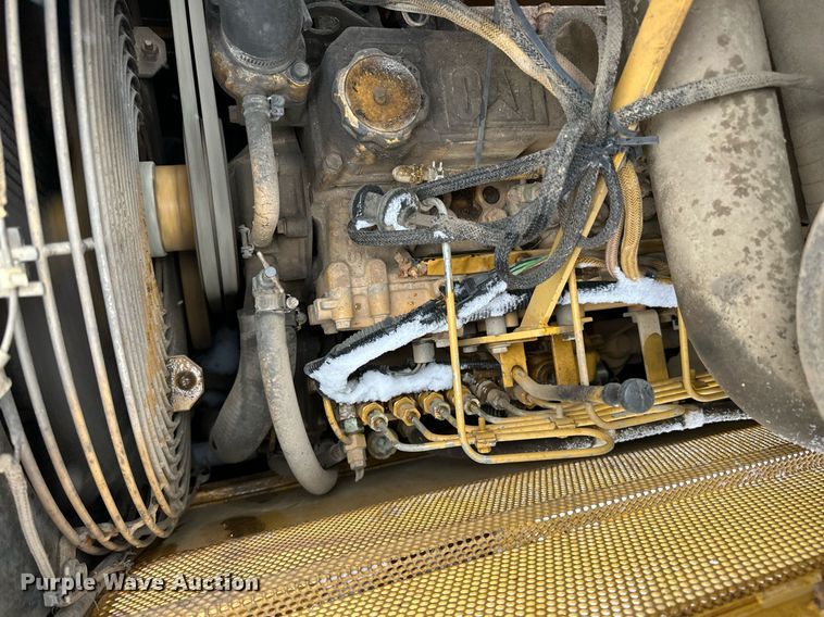 image for item DV0513 2001 Caterpillar  D5C XL Series 3 dozer