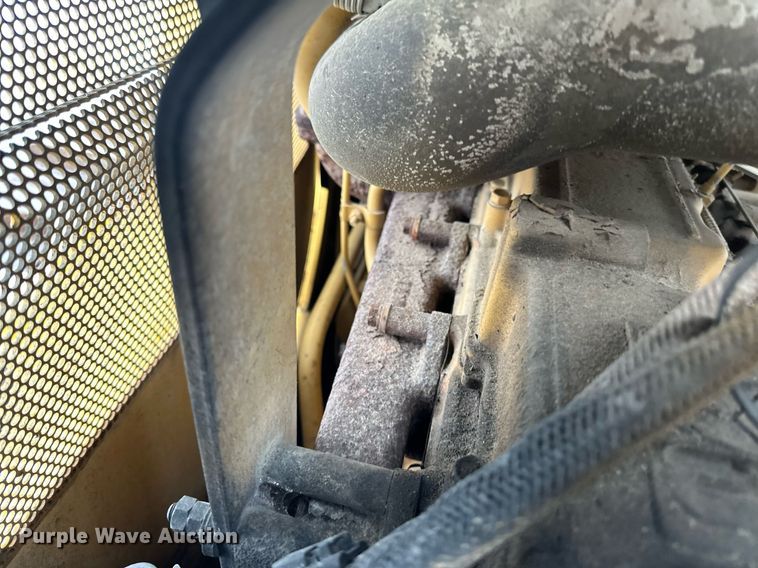 image for item DV0513 2001 Caterpillar  D5C XL Series 3 dozer