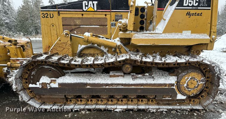 image for item DV0513 2001 Caterpillar  D5C XL Series 3 dozer