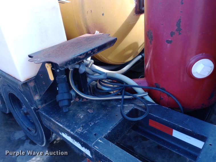 image for item DW0855 2010 Vermeer MC855SDT vacuum excavator