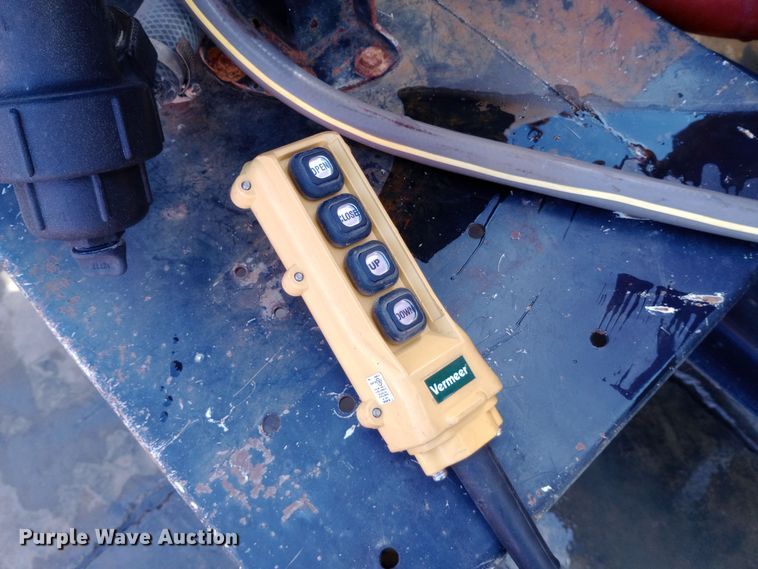 image for item DW0855 2010 Vermeer MC855SDT vacuum excavator