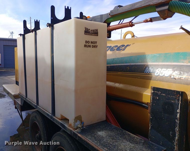 image for item DW0855 2010 Vermeer MC855SDT vacuum excavator