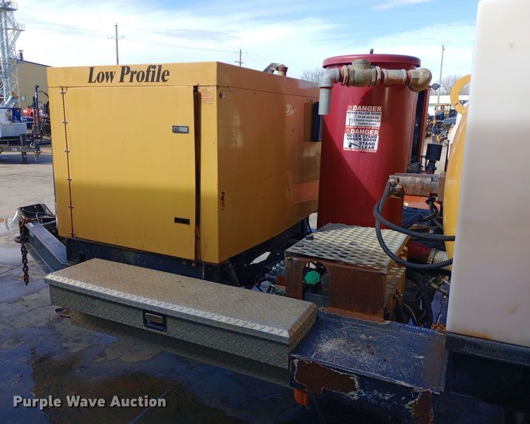 image for item DW0855 2010 Vermeer MC855SDT vacuum excavator