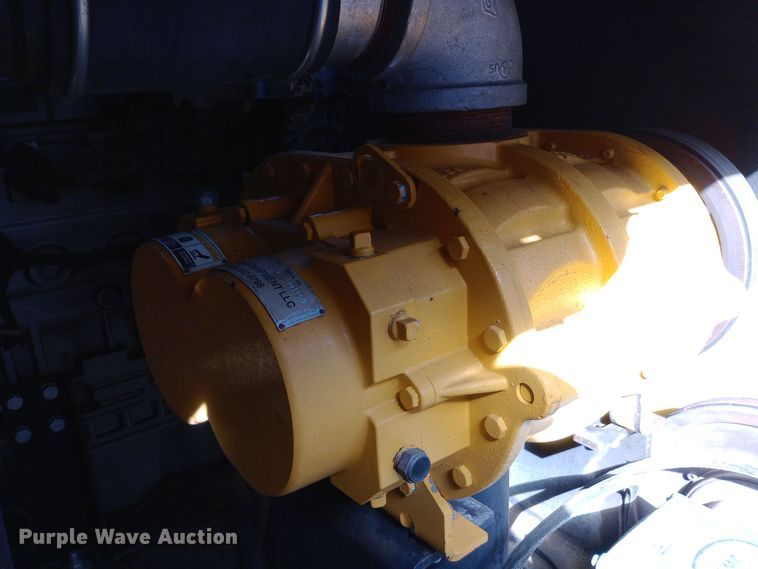 image for item DW0855 2010 Vermeer MC855SDT vacuum excavator