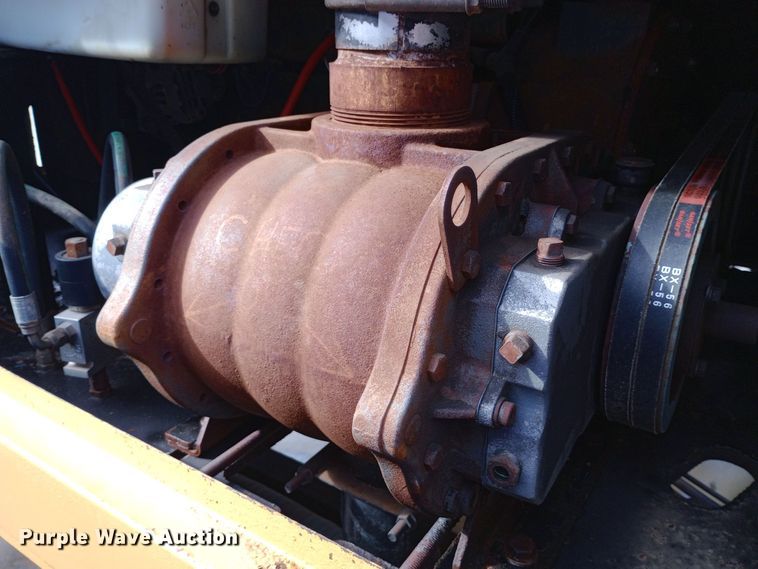 image for item DW0865 2009 Vermeer V500 vacuum excavator