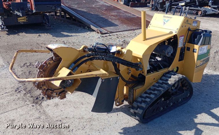 image for item DW0869 2014 Vermeer SC30TX stump grinder