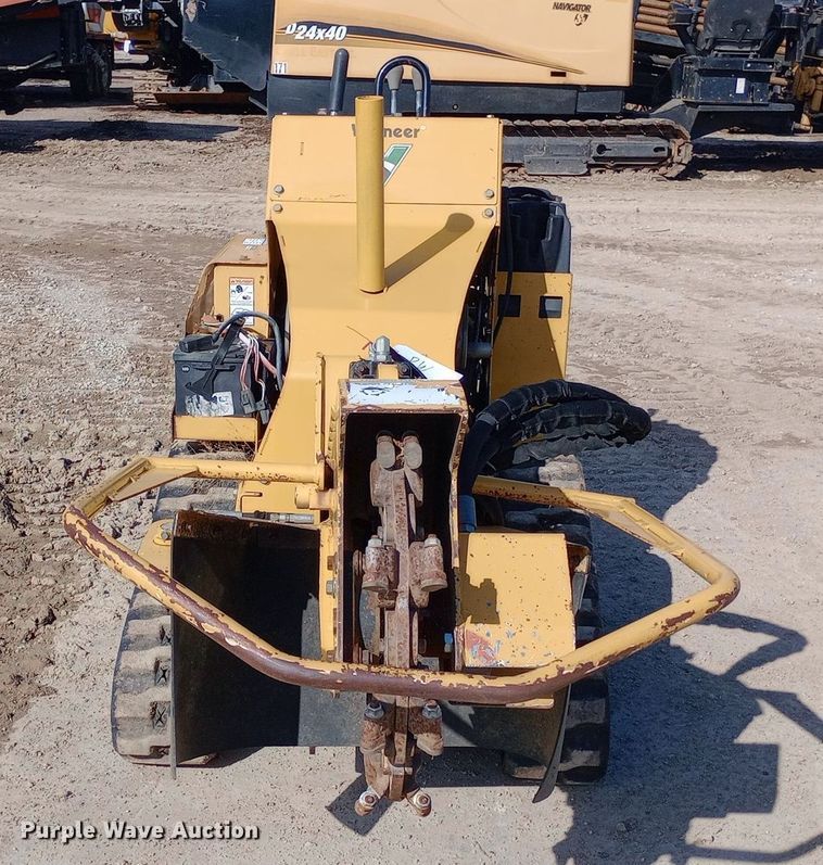 image for item DW0869 2014 Vermeer SC30TX stump grinder