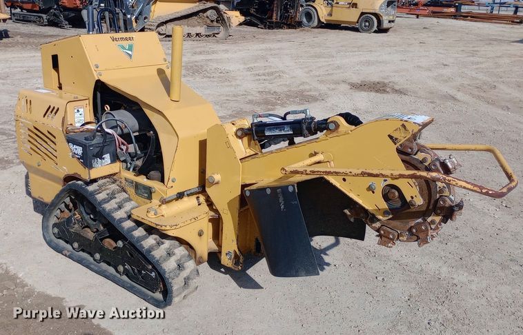 image for item DW0869 2014 Vermeer SC30TX stump grinder