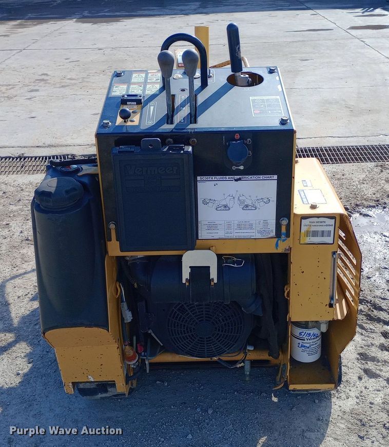 image for item DW0869 2014 Vermeer SC30TX stump grinder