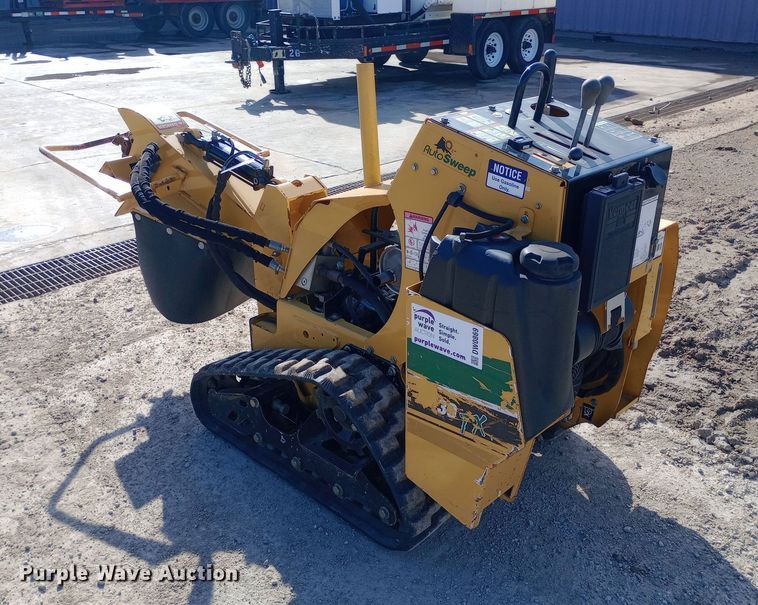 image for item DW0869 2014 Vermeer SC30TX stump grinder