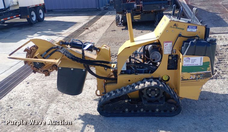 image for item DW0869 2014 Vermeer SC30TX stump grinder