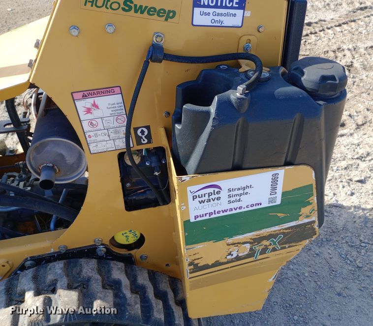 image for item DW0869 2014 Vermeer SC30TX stump grinder