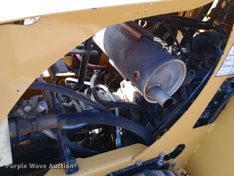 image for item DW0869 2014 Vermeer SC30TX stump grinder