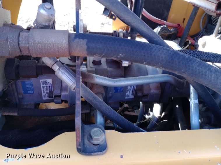 image for item DW0869 2014 Vermeer SC30TX stump grinder