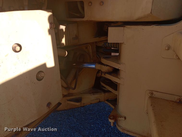 image for item DW0873 1980 Caterpillar 966C wheel loader